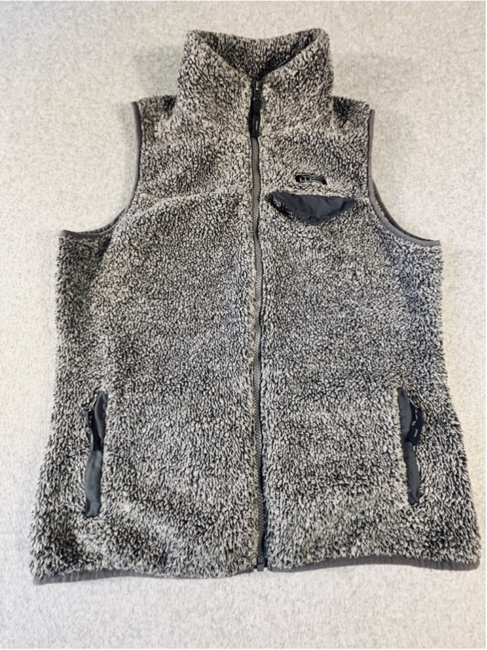 LL Bean Women Hi Pile Fleece Vest Size M Gray Cozy Outdoor Gorpcore Hiking Cabin
